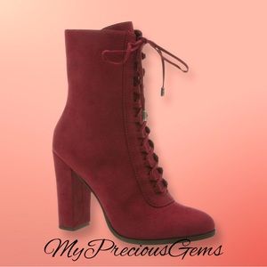 Carlos Santana “Sandra” Lace Up Bootie size 9